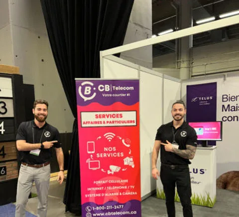Deux membres de l'équipe CB Telecom, dédiés à offrir les meilleures solutions technologiques à nos clients.