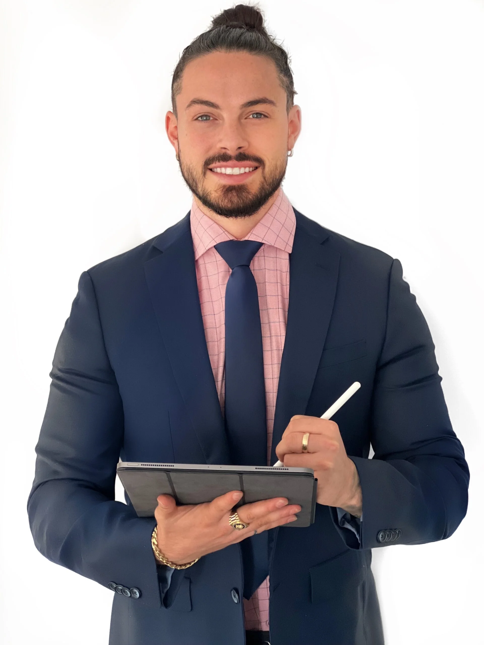Charles Baillargeon, fondateur de CB Telecom, reconnu pour son leadership et son expertise en solutions technologiques.
